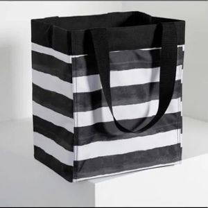 Thirty-One Essential Storage Tote — In Watercolor Stripes NWT